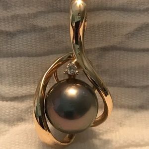 14k So. Sea Blk Pearl &. 04 Diamond Pendant